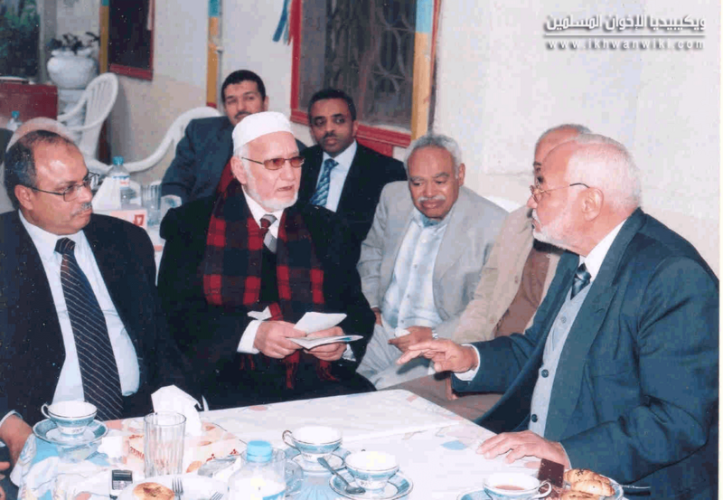 ملف:البنان-والمرشد-فى-حلقة-نقاشية.png