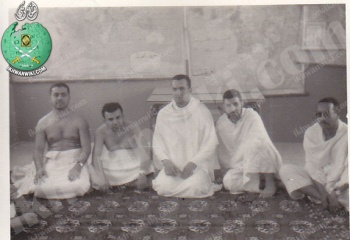 إبراهيم-المصري-وهشام-القطان-وعبدالله-بابتي-وزهير-العبيدي-في-الحج-في-الستينات.jpg