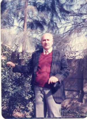 عبد-الرحمن-البنان-فى-حديقة-منزله-عام-1987م.png