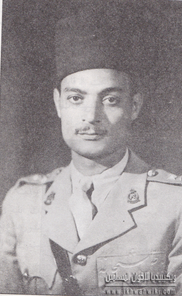 ملف:عبد-المنعم-عبد-الرؤوف-بعد-تخرجه-من-المدرسة-الحربية.gif